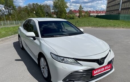 Toyota Camry, 2019 год, 2 900 000 рублей, 10 фотография