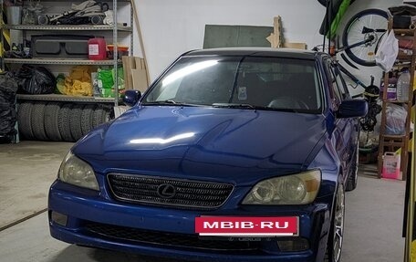 Lexus IS II рестайлинг 2, 2000 год, 790 000 рублей, 2 фотография