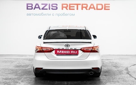 Toyota Camry, 2019 год, 2 800 000 рублей, 6 фотография