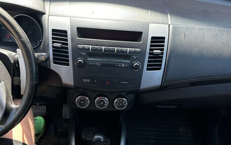 Mitsubishi Outlander III рестайлинг 3, 2011 год, 900 000 рублей, 7 фотография
