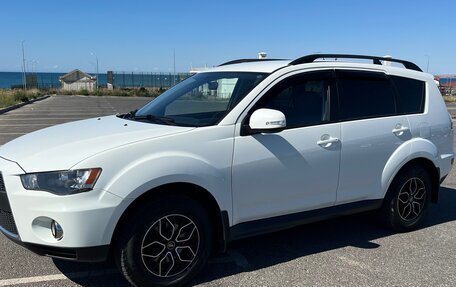 Mitsubishi Outlander III рестайлинг 3, 2011 год, 1 199 000 рублей, 6 фотография