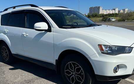 Mitsubishi Outlander III рестайлинг 3, 2011 год, 1 199 000 рублей, 8 фотография