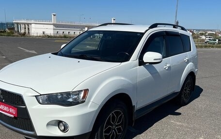 Mitsubishi Outlander III рестайлинг 3, 2011 год, 1 199 000 рублей, 4 фотография