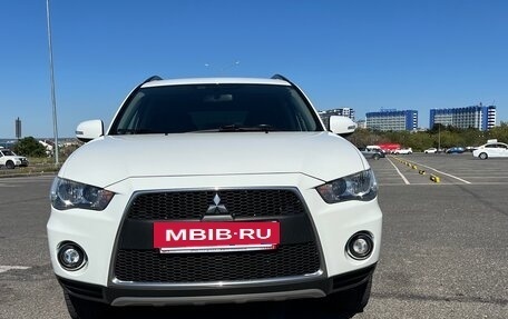 Mitsubishi Outlander III рестайлинг 3, 2011 год, 1 199 000 рублей, 10 фотография