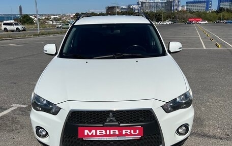 Mitsubishi Outlander III рестайлинг 3, 2011 год, 1 199 000 рублей, 9 фотография