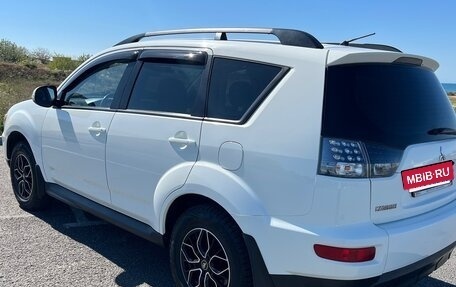 Mitsubishi Outlander III рестайлинг 3, 2011 год, 1 199 000 рублей, 15 фотография