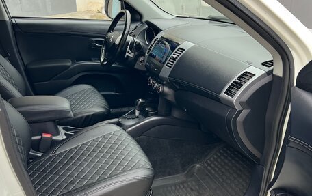 Mitsubishi Outlander III рестайлинг 3, 2011 год, 1 199 000 рублей, 20 фотография
