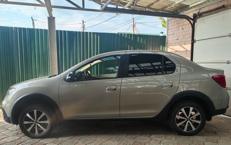 Renault Logan II, 2018 год, 1 030 000 рублей, 4 фотография
