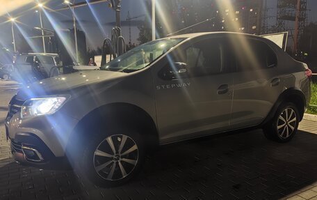 Renault Logan II, 2018 год, 1 030 000 рублей, 5 фотография