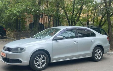 Volkswagen Jetta VI, 2013 год, 950 000 рублей, 2 фотография