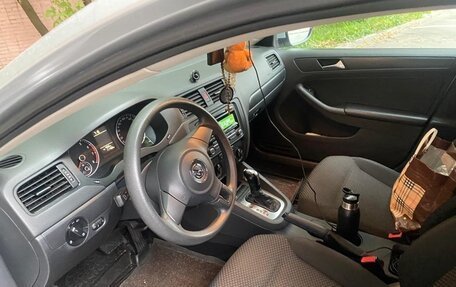 Volkswagen Jetta VI, 2013 год, 950 000 рублей, 11 фотография