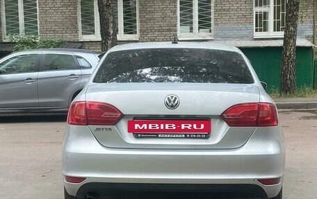 Volkswagen Jetta VI, 2013 год, 950 000 рублей, 10 фотография