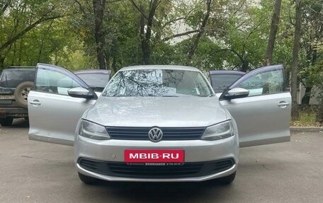 Volkswagen Jetta VI, 2013 год, 950 000 рублей, 5 фотография
