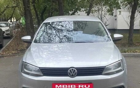 Volkswagen Jetta VI, 2013 год, 950 000 рублей, 3 фотография