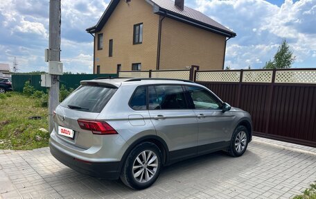 Volkswagen Tiguan II, 2019 год, 1 990 000 рублей, 2 фотография