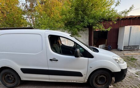 Peugeot Partner II рестайлинг 2, 2011 год, 620 000 рублей, 4 фотография