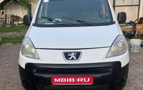 Peugeot Partner II рестайлинг 2, 2011 год, 620 000 рублей, 2 фотография