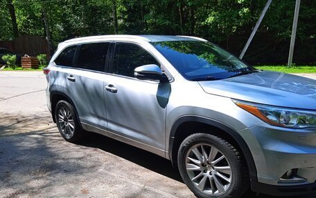 Toyota Highlander III, 2013 год, 2 450 000 рублей, 4 фотография