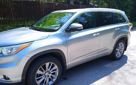Toyota Highlander III, 2013 год, 2 450 000 рублей, 3 фотография