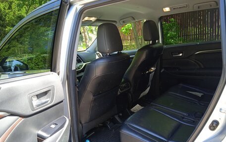 Toyota Highlander III, 2013 год, 2 450 000 рублей, 17 фотография