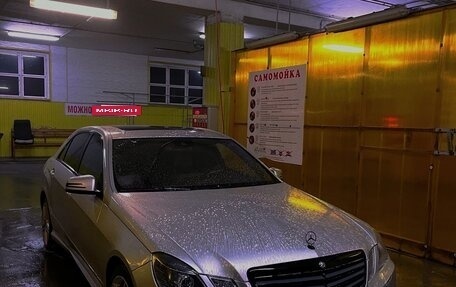 Mercedes-Benz E-Класс, 2012 год, 1 530 000 рублей, 3 фотография
