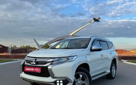Mitsubishi Pajero Sport III рестайлинг, 2017 год, 2 800 000 рублей, 1 фотография
