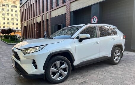Toyota RAV4, 2021 год, 3 400 000 рублей, 1 фотография