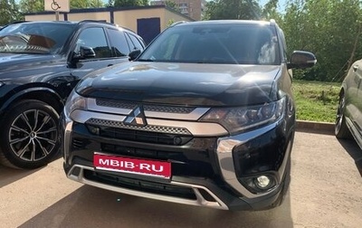 Mitsubishi Outlander III рестайлинг 3, 2019 год, 3 050 000 рублей, 1 фотография