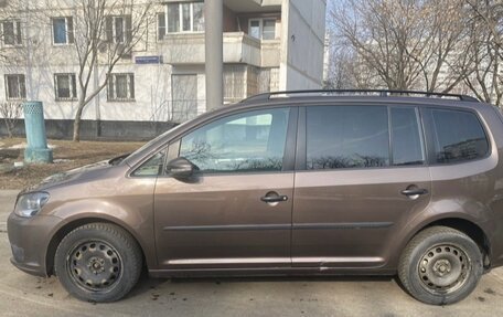 Volkswagen Touran III, 2012 год, 890 000 рублей, 1 фотография