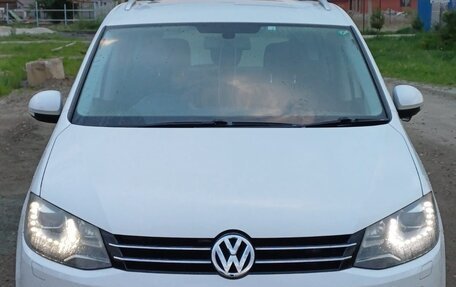 Volkswagen Sharan II, 2013 год, 1 420 000 рублей, 1 фотография