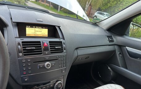 Mercedes-Benz C-Класс, 2008 год, 1 100 000 рублей, 21 фотография