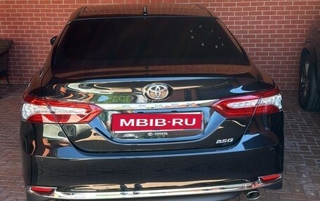 Toyota Camry, 2023 год, 3 800 000 рублей, 1 фотография