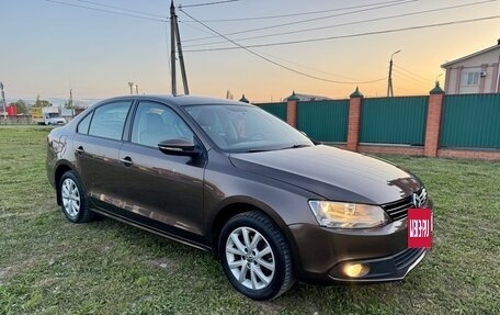 Volkswagen Jetta VI, 2012 год, 950 000 рублей, 4 фотография