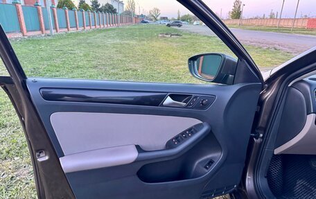 Volkswagen Jetta VI, 2012 год, 950 000 рублей, 20 фотография