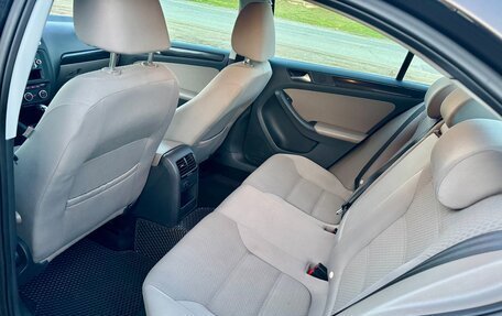Volkswagen Jetta VI, 2012 год, 950 000 рублей, 24 фотография