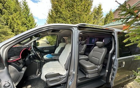 Hyundai Grand Starex Grand Starex I рестайлинг 2, 2014 год, 1 999 000 рублей, 5 фотография