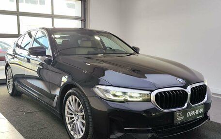BMW 5 серия, 2020 год, 3 990 000 рублей, 3 фотография