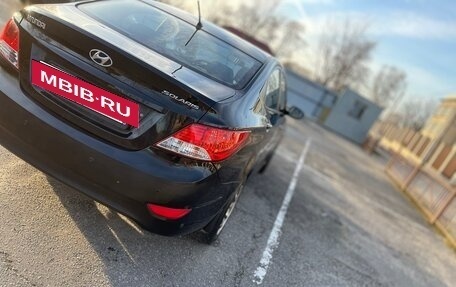 Hyundai Solaris II рестайлинг, 2011 год, 800 000 рублей, 5 фотография