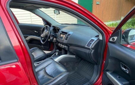 Mitsubishi Outlander III рестайлинг 3, 2008 год, 980 000 рублей, 13 фотография