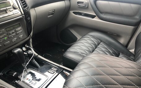 Toyota Land Cruiser 100 рестайлинг 2, 2005 год, 2 100 000 рублей, 1 фотография