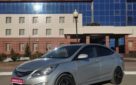 Hyundai Solaris II рестайлинг, 2014 год, 950 000 рублей, 1 фотография