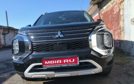 Mitsubishi Outlander, 2023 год, 4 400 000 рублей, 1 фотография