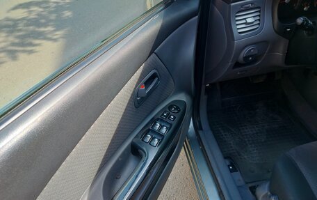 KIA Rio II, 2010 год, 600 000 рублей, 12 фотография
