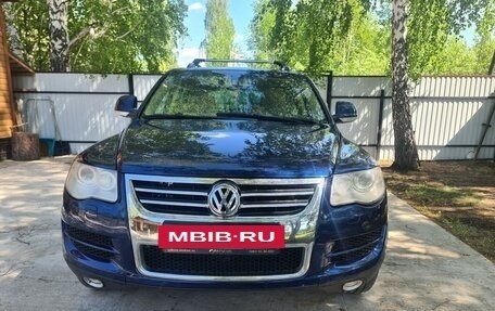 Volkswagen Touareg III, 2009 год, 1 690 000 рублей, 2 фотография