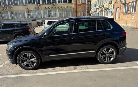 Volkswagen Tiguan II, 2018 год, 2 990 000 рублей, 5 фотография