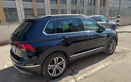 Volkswagen Tiguan II, 2018 год, 2 990 000 рублей, 3 фотография