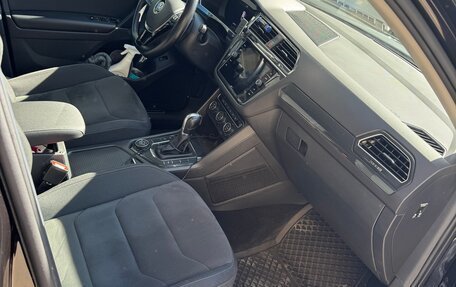 Volkswagen Tiguan II, 2018 год, 2 990 000 рублей, 7 фотография