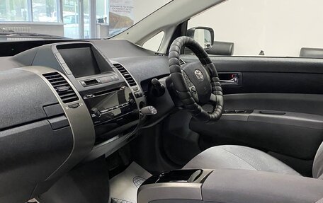 Toyota Prius, 2008 год, 925 000 рублей, 9 фотография