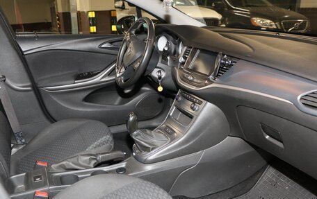 Opel Astra K, 2018 год, 1 450 000 рублей, 7 фотография