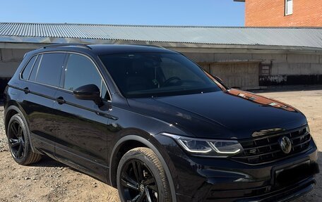 Volkswagen Tiguan II, 2021 год, 4 000 000 рублей, 4 фотография